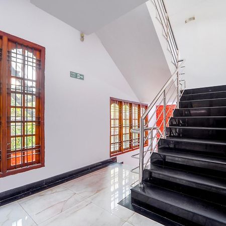 Super Townhouse City Center Ernakulam Kochi Exteriér fotografie