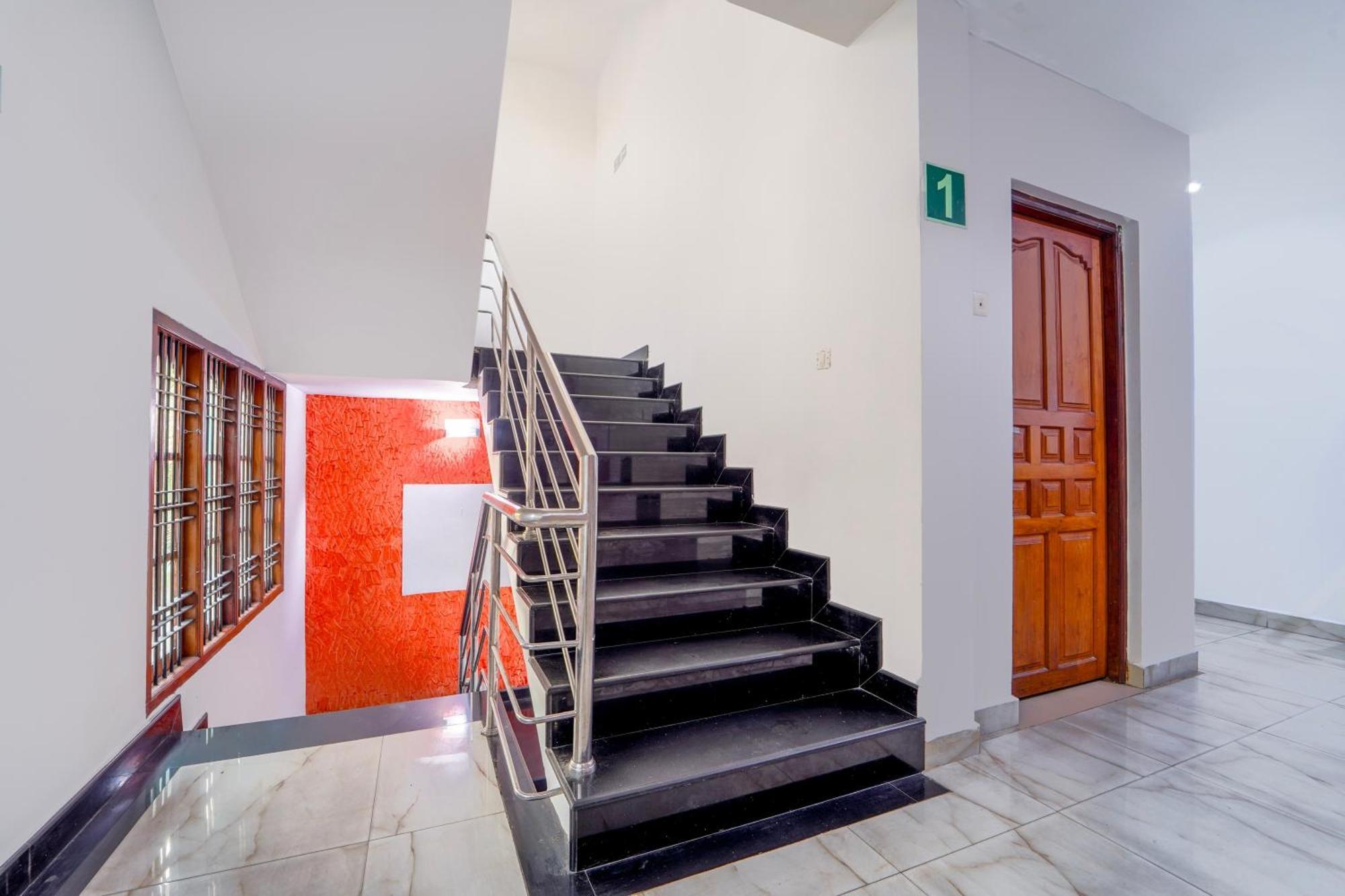 Super Townhouse City Center Ernakulam Kochi Exteriér fotografie