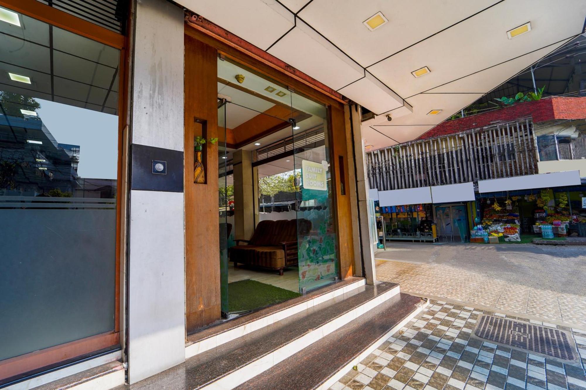 Super Townhouse City Center Ernakulam Kochi Exteriér fotografie